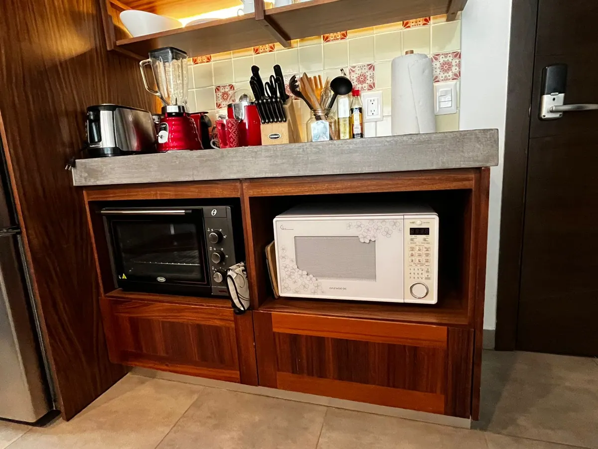 Cocina y barra equipada de Casa Jo